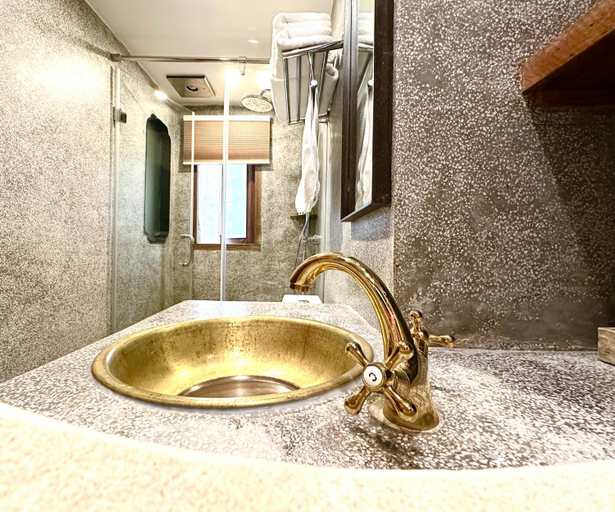Bathroom 6