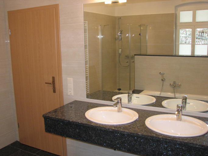 Bathroom 5, Hotel Garni Dekorahaus, Sächsische Schweiz-Osterzgebirge