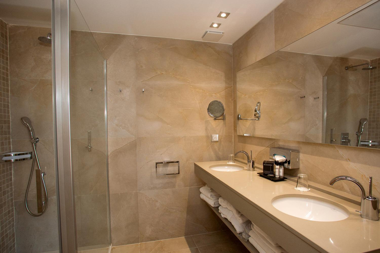 Bathroom 4, Hotel La Caravelle, Haute-Corse