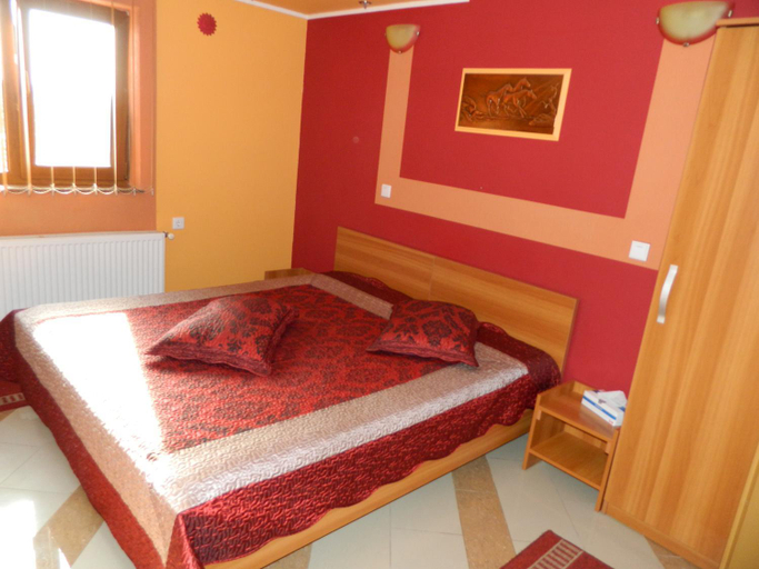 Others 5, Pensiunea Cora, Pitesti