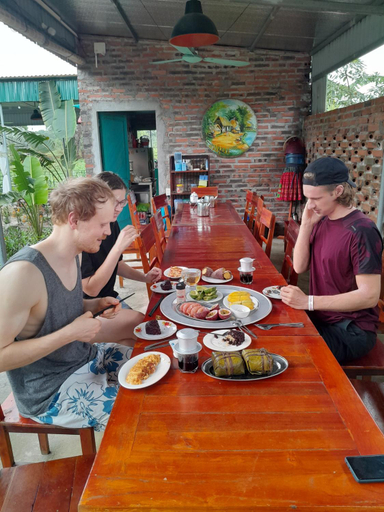 Food & Drinks 5, Mina Cafe & Stay, Vân Đồn