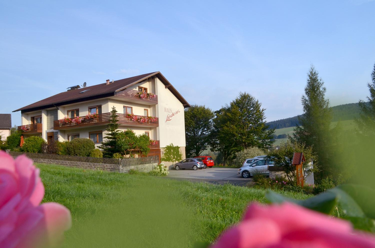 Others 4, Landhaus Lederer, Bayreuth