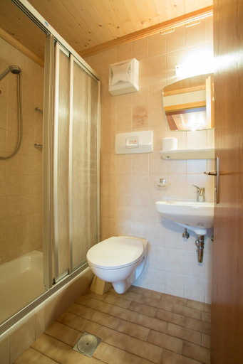 Bathroom, Gasthof Specker, Bolzano