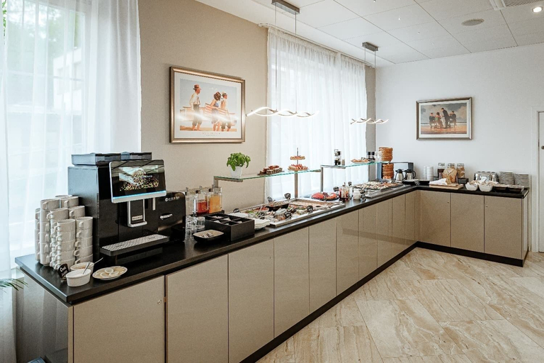 Food & Drinks 5, Hotel Silenzio, Praha 6