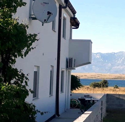 Others 3, Apartments Zara, Vir