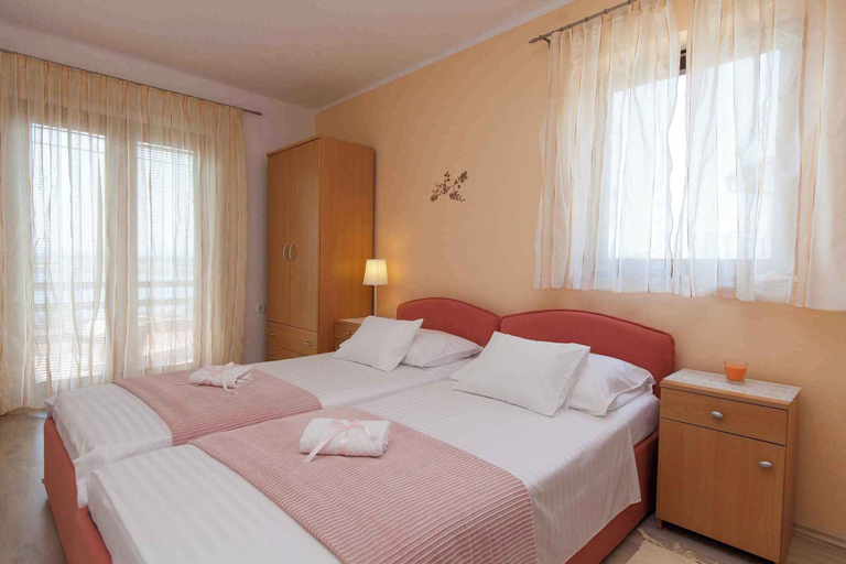 Bedroom 2, Apartment in Jadranovo 13934, Crikvenica