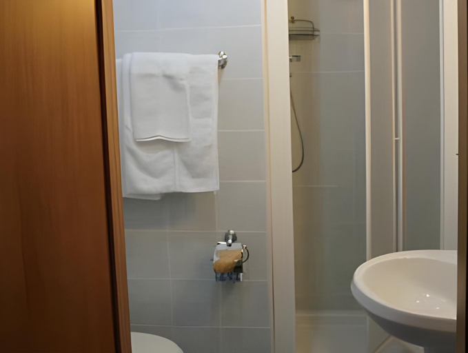 Bathroom 2, B&B Luna Blu, Ragusa