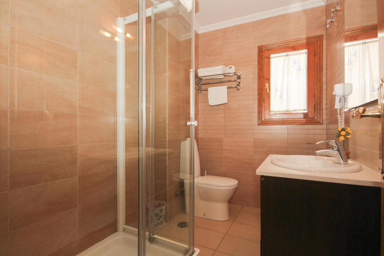 Others 3, Hostal Costa Azul, Granada