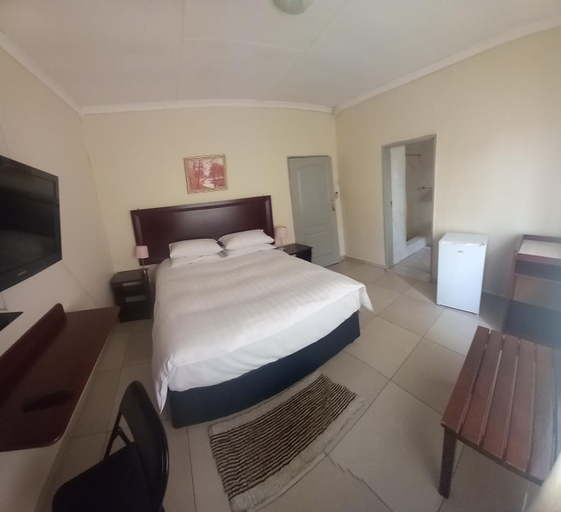 Others 3, Kandjo's Bed and Breakfast, Palapye