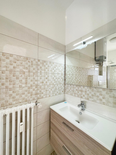 Bedroom 2, WH - Un Posto al Sole - Attico Monolocale con Parcheggio Gratuito - 5 minuti dal centro - Wifi, Imperia