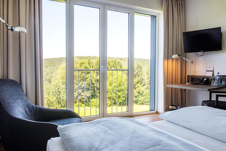 Bedroom 2, Burghof - Das Hotel, Odenwaldkreis