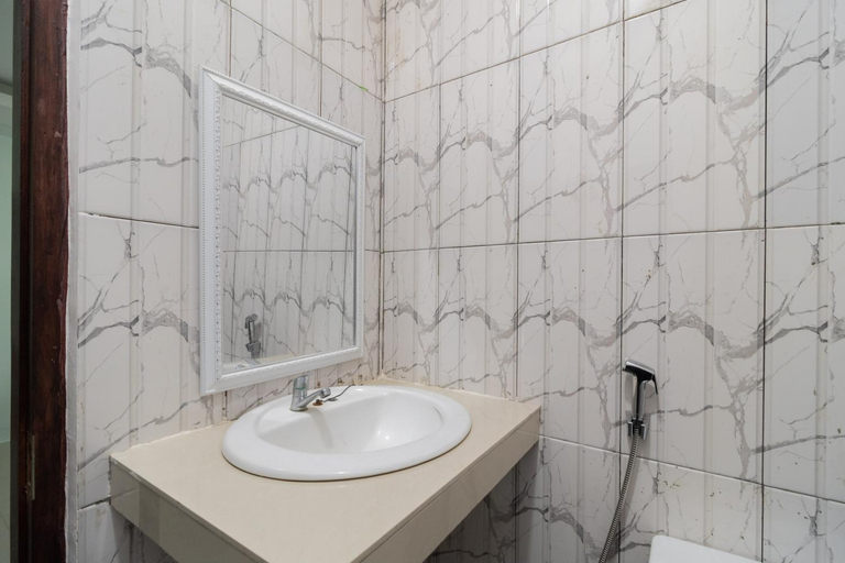 Bathroom 19