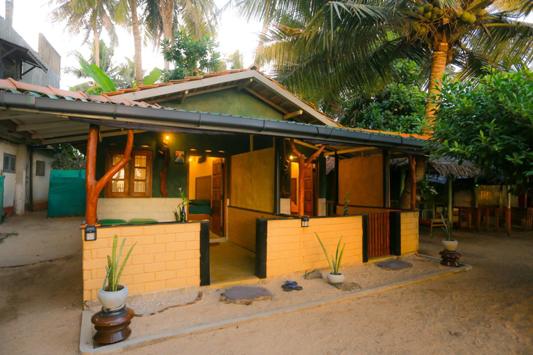 Others 4, Rosa Shashi Cabanas, Galle Four Gravets