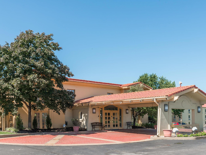 Exterior 1