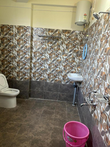 Bathroom 5, Arulmozhi Dream, The Nilgiris