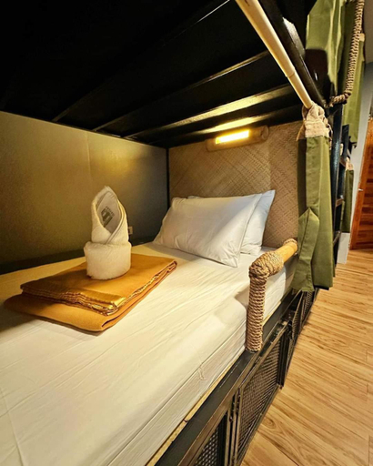 Bedroom 2, BAMBAM Hostel, Coron