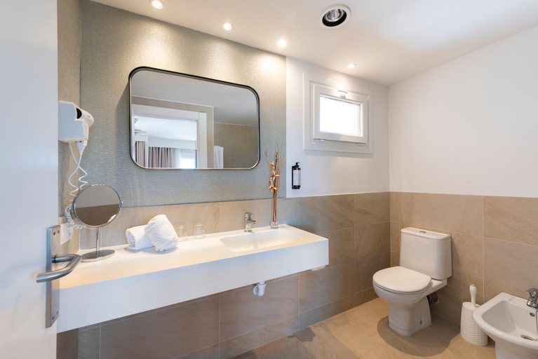 Bathroom 4, Valentin Paguera Adults Only Hotel, Baleares