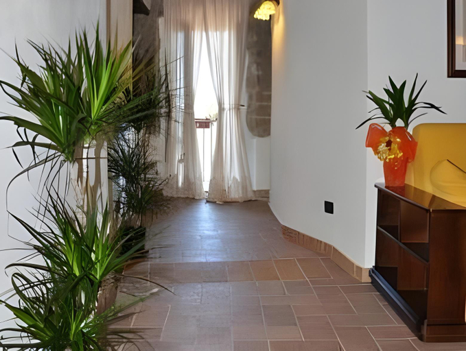 Others 4, Relais Il Monaco, Rome