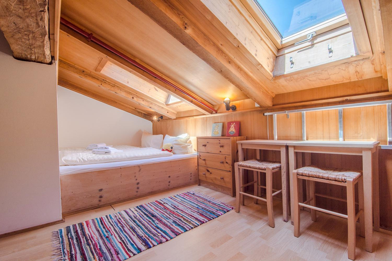 Bedroom 3, Berggasthof Butzn Wirt, Traunstein