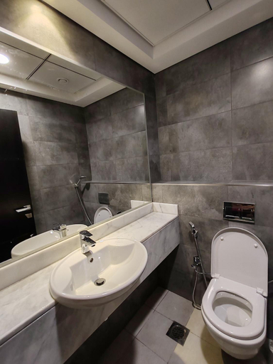 Bathroom, Business Bay Loft Accommodation, Dubai