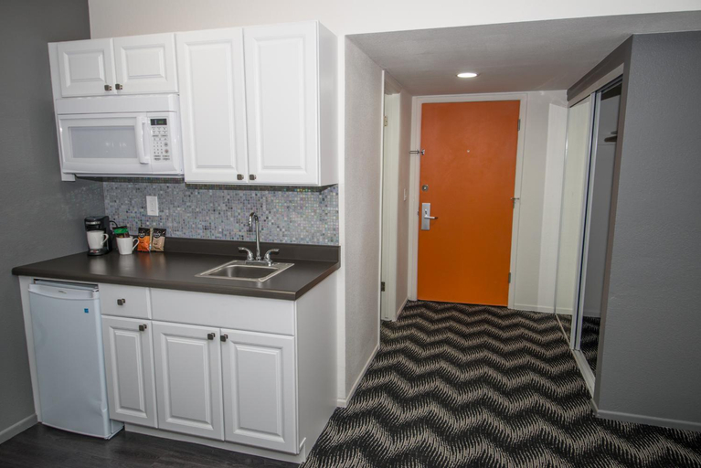 Dining Room 9