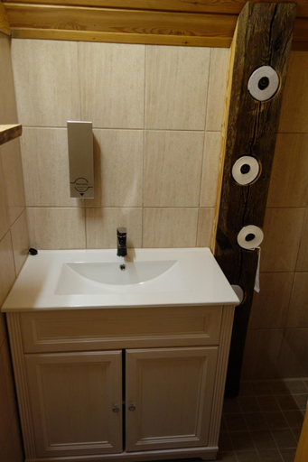 Bathroom 17