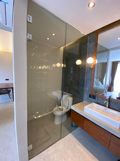 Bathroom 7