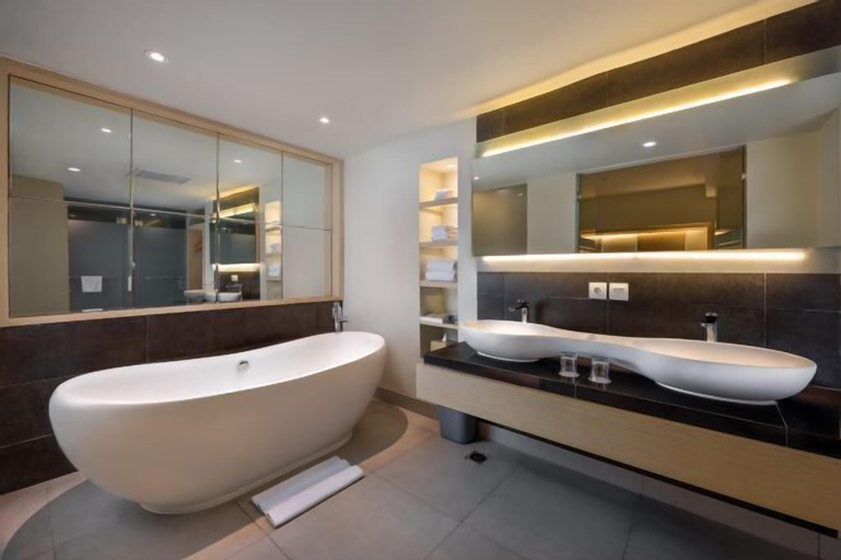 Bathroom 11