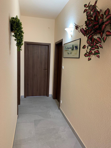 Others 5, Balaton Kinizsi Apartman, Siófok