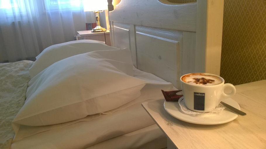 Bedroom, Hotel POD HERBEM -POKOJE OZONOWANE, Białystok City