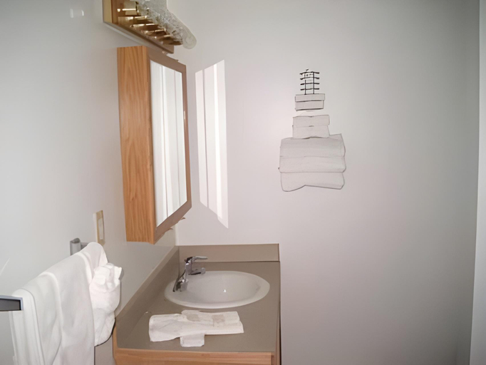 Bathroom 3, Western Motel, Gunnison