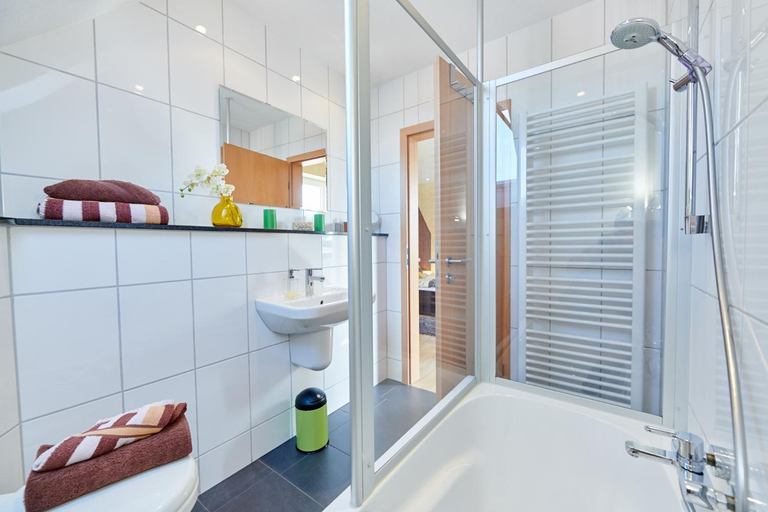 Bathroom, Weingasthaus Wisser, Südliche Weinstraße