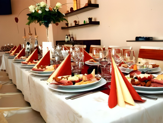 Food & Drinks 5, Grand Master Hotel, Dej