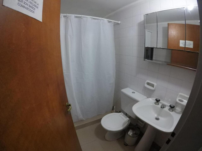 Bathroom, Hostel Elal, Lago Argentino