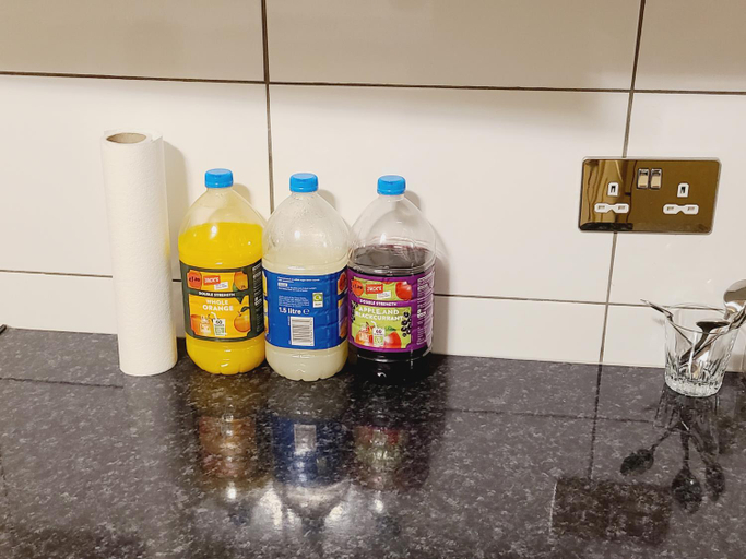 Others 5, GATWICK ROOMs-TRAVEL SERVICE-AIRPORT PARKING, West Sussex