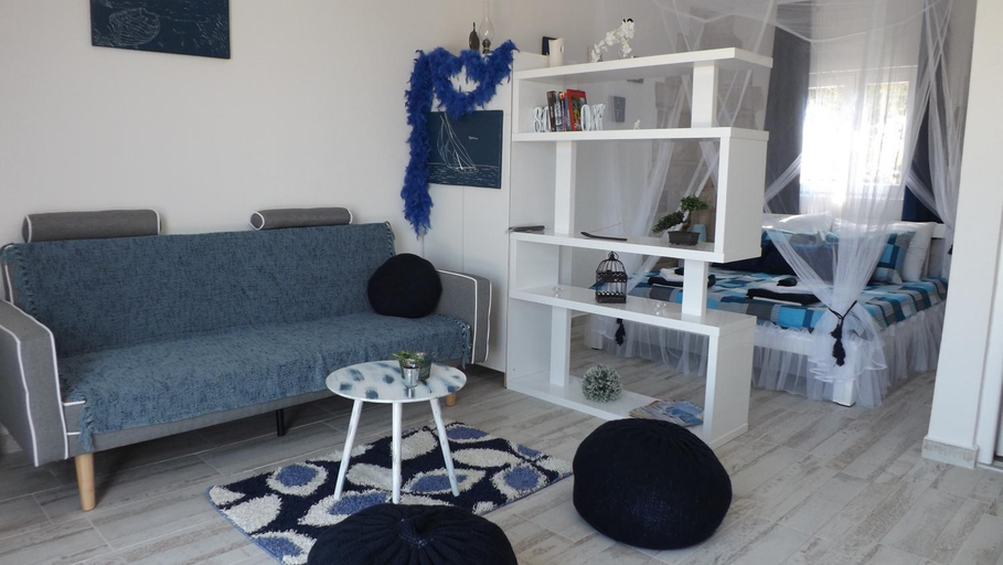Others 5, Lustica Apartments