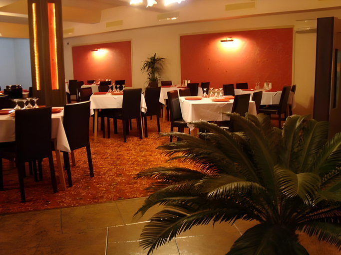 Food & Drinks 3, COMPLEX Alutus -Camere de inchiriat, Mangalia