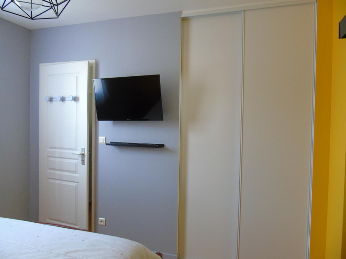 Others 4, Chez Marie et Gege, Charente