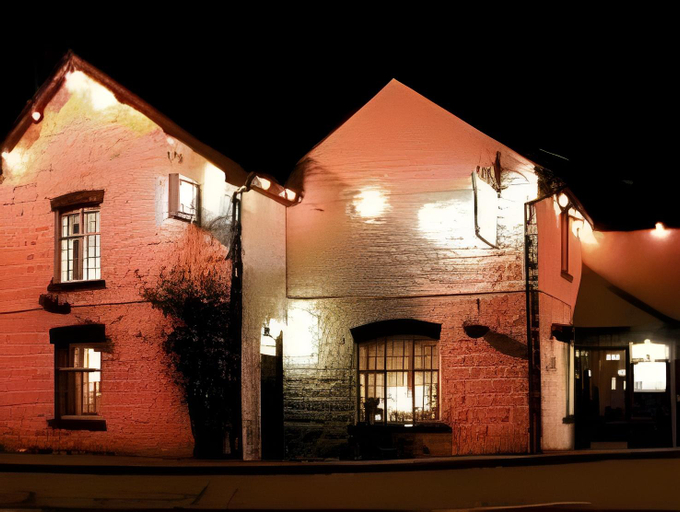 Others 5, Aleppo Merchant Inn, Powys