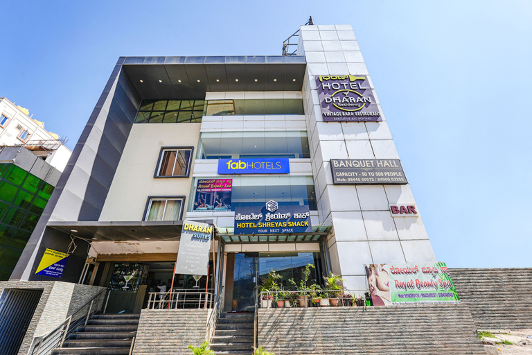 Exterior & Views