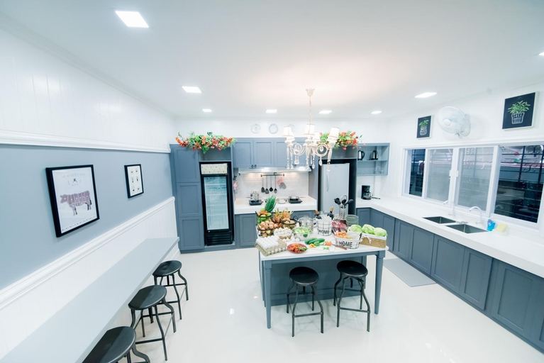 Dining Room 17