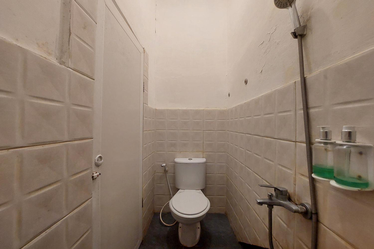 Bathroom 7
