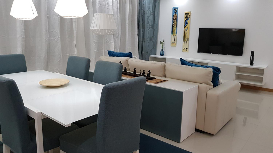 Shared lounge/TV area