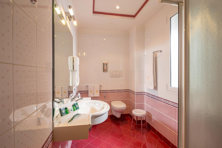 Bathroom 3