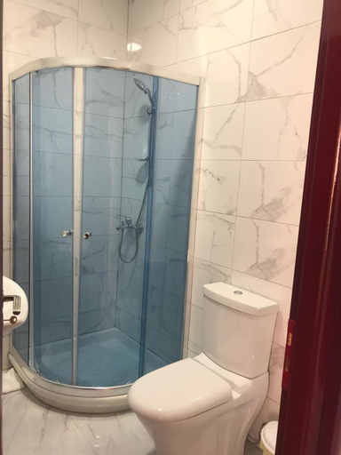 Others 5, Kompleksi Kenaqesia, Durrësit