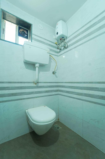 Bathroom, Lingmala Greens, Satara