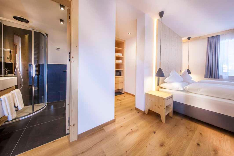 Bedroom 3, Hotel Garni Broi - Charme & Relax, Bolzano