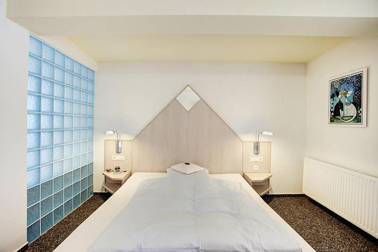 Bedroom 2, alfa hotel, Saarpfalz-Kreis
