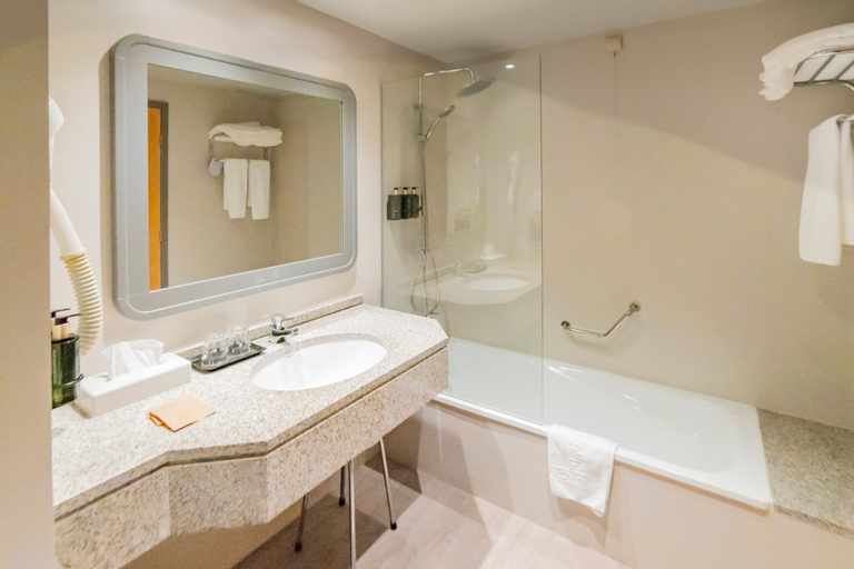 Bathroom 4, Melia Castelo Branco, Castelo Branco