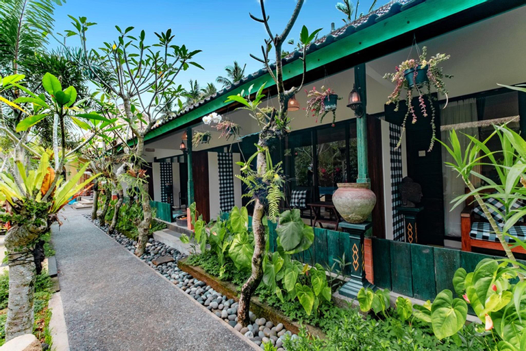 Exterior 9